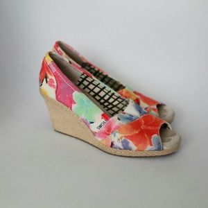 Toms floral print wedges